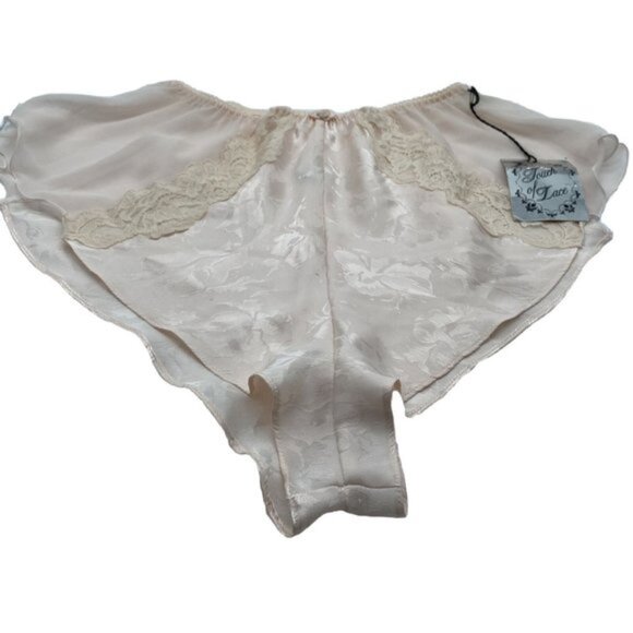 Vintage Touch Of Lace Lingerie Panties Bottoms Size Medium 6522 Made In Canada - Picture 1 of 12